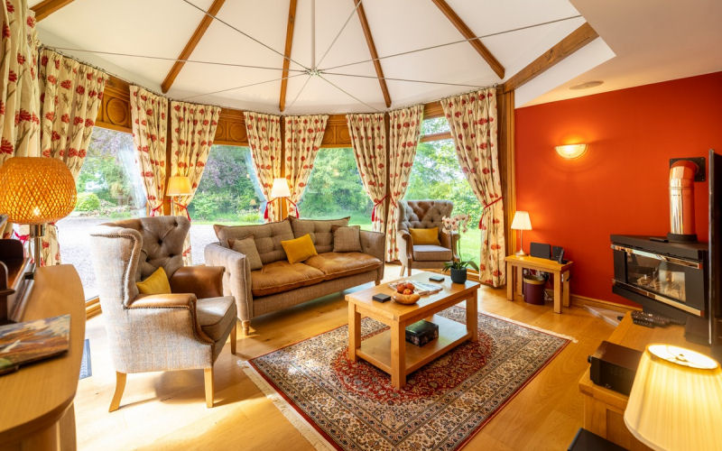 headsnookhallcottage.jpg